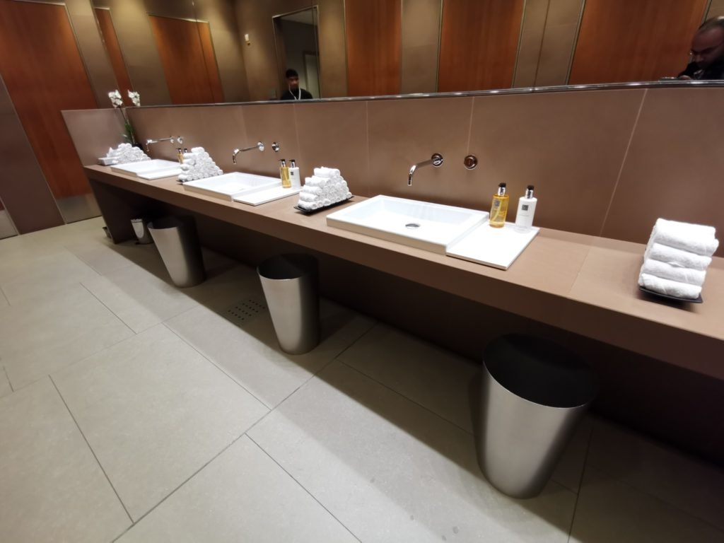 Al Mourjan lavatories