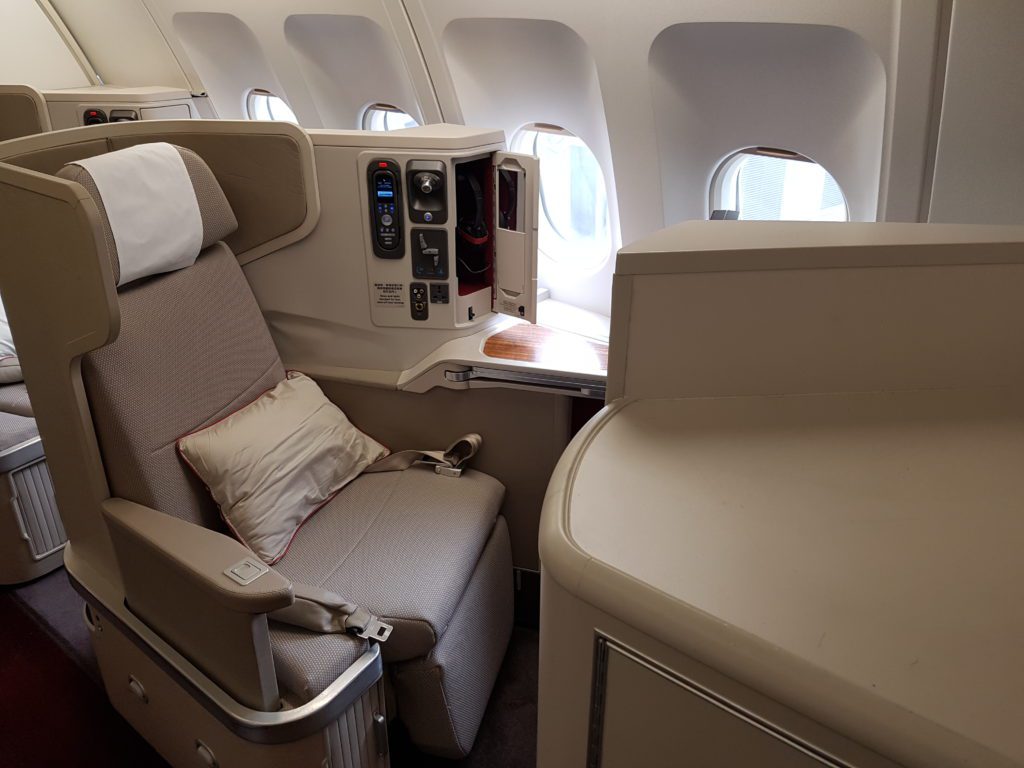 Cathay Dragon 1A First class