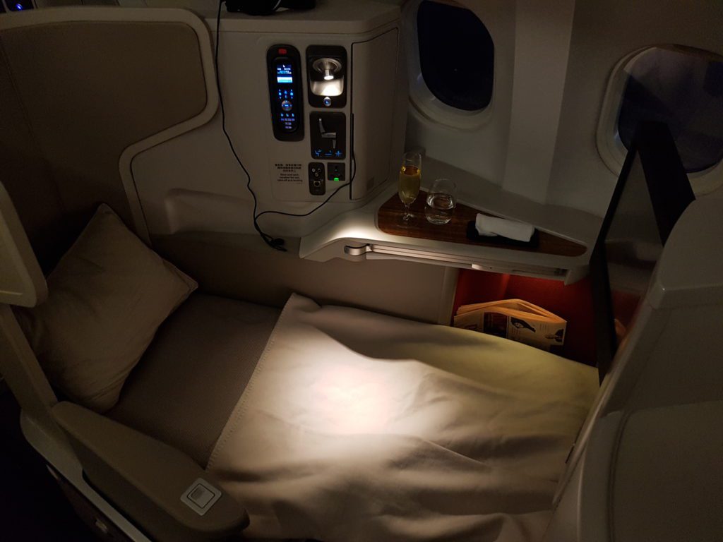 Cathay Dragon First class 1A bed mode