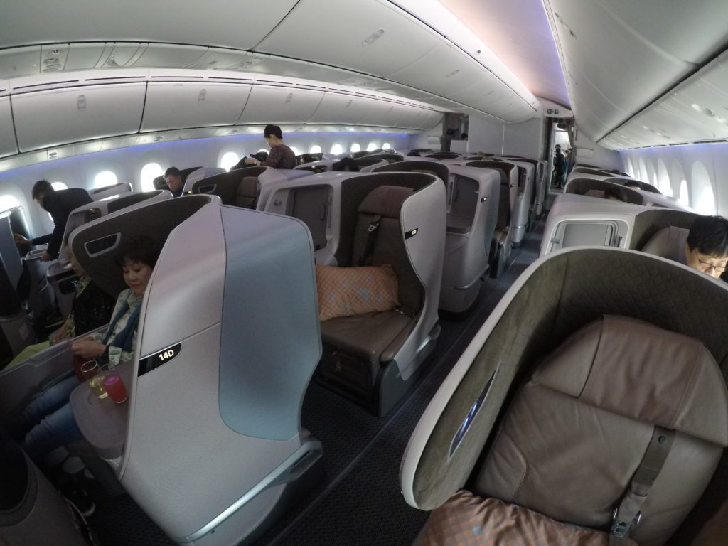 SQ 787 10 Business class cabin