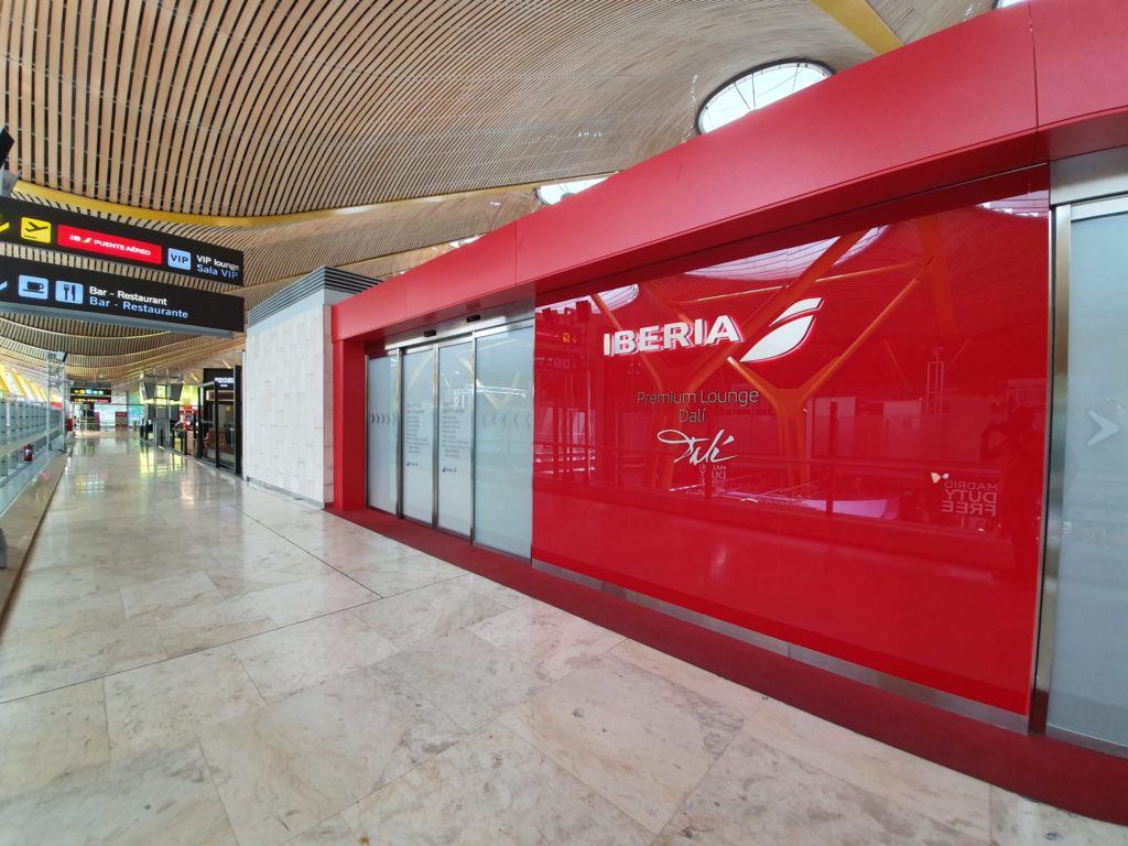Iberia Premium Lounge T4 entrance
