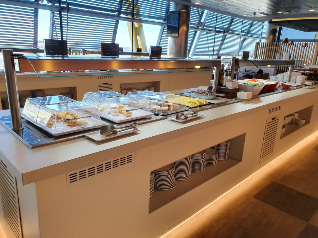 Iberia Premium Lounge T4S daytime food
