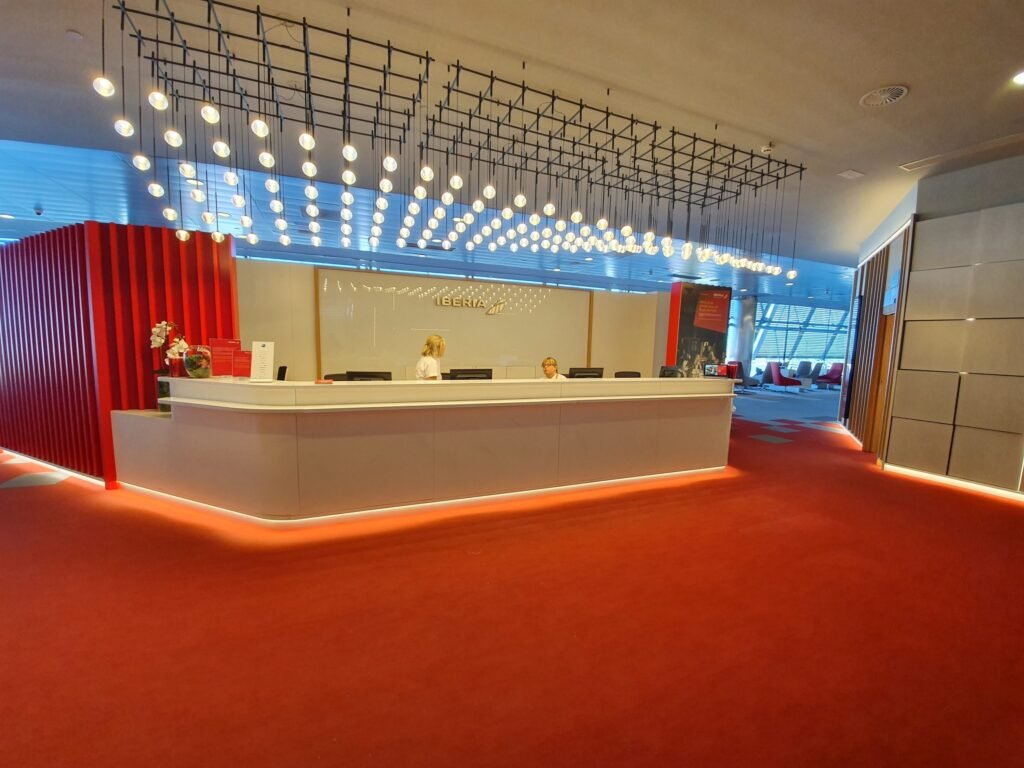 Iberia Premium Lounge T4S reception