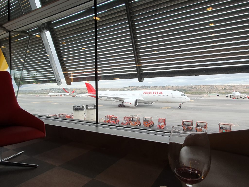 Iberia Premium Lounge T4S views