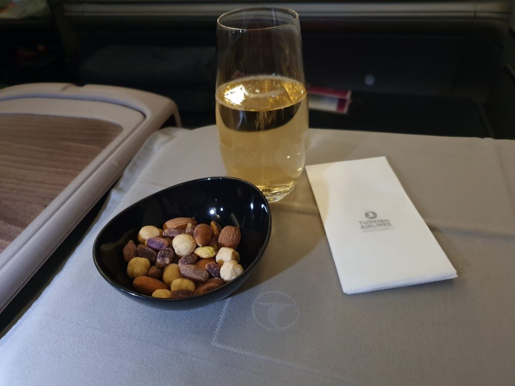 TK Business Class Drink and warm nuts
