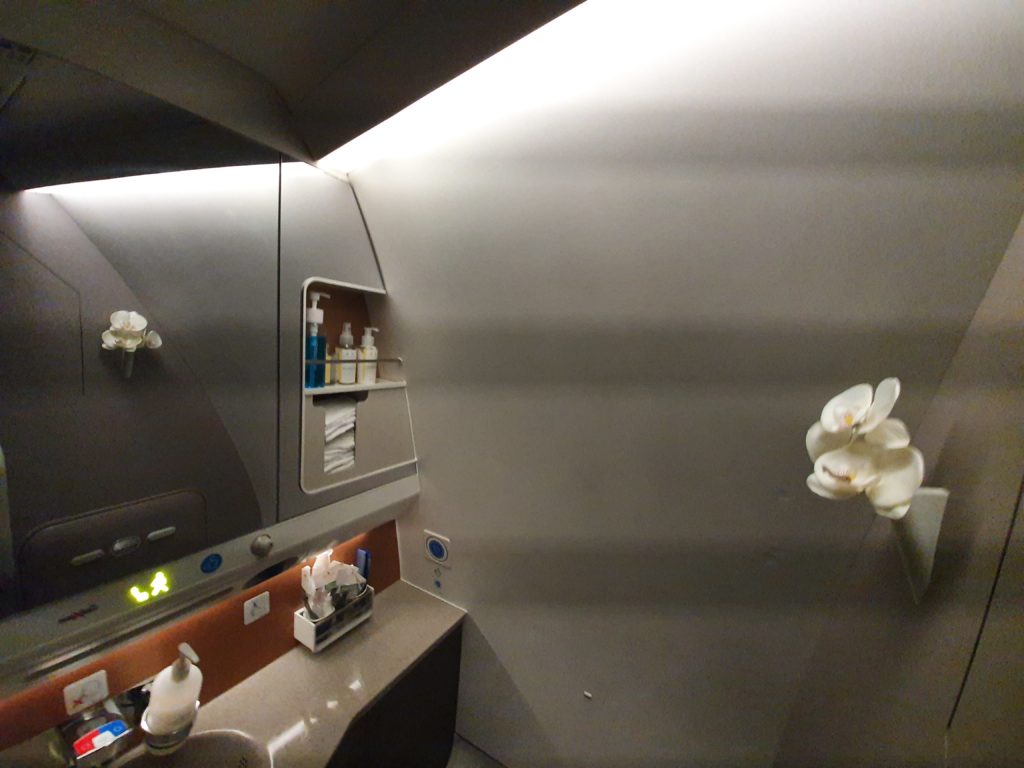 SQ A350 Business Class Bathroom