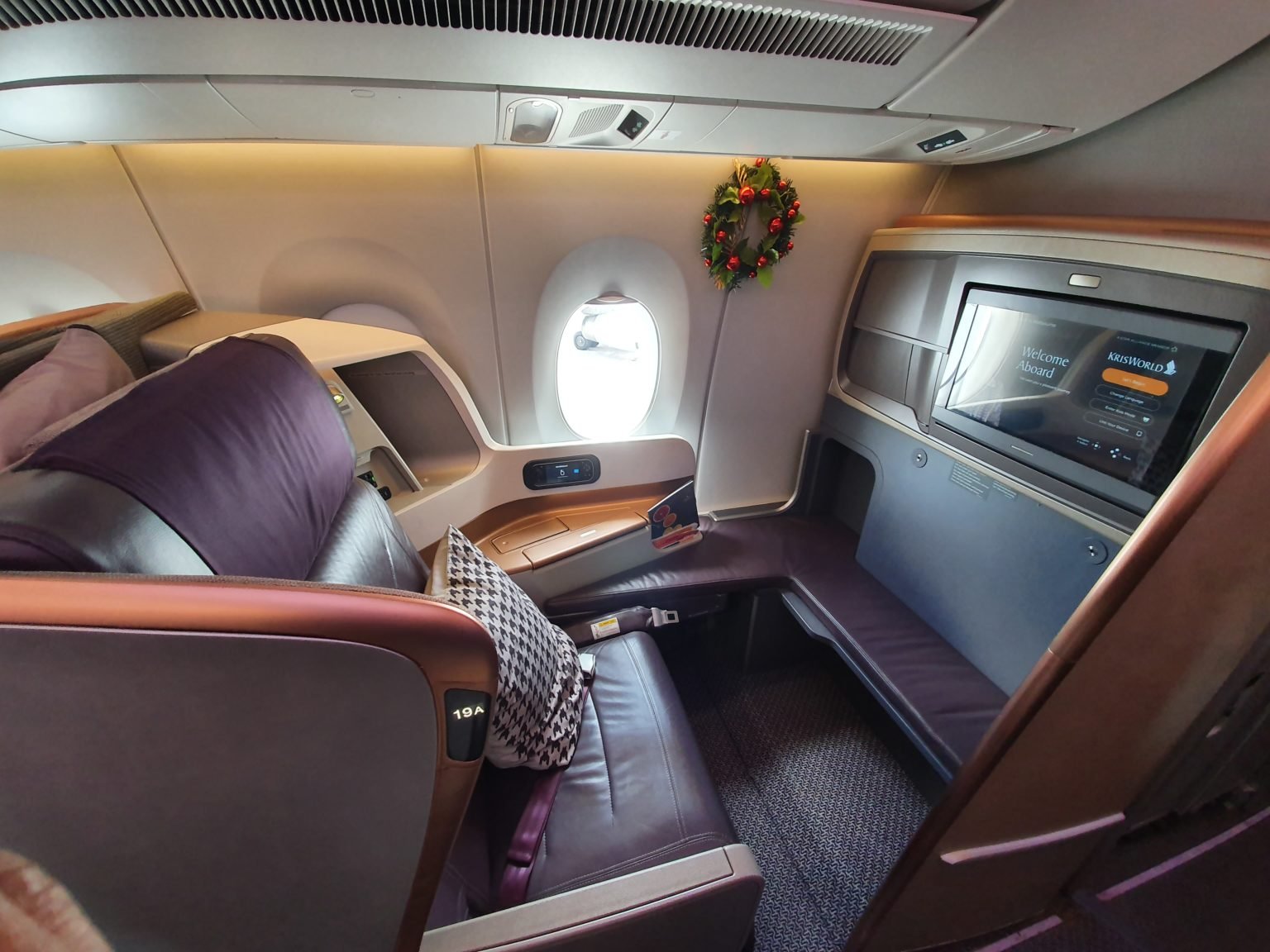 Plush Singapore Airlines A350 Business Class Wellington - Wander Up Front