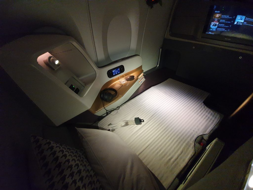 Singapore Airlines A350 Business Class Bed round 2