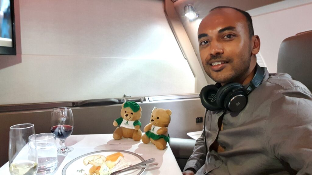 Singapore Suites Cheeky Selfie with Singapore Bears