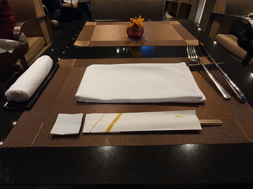 ANA SUITE Lounge Dining Table Setting 1