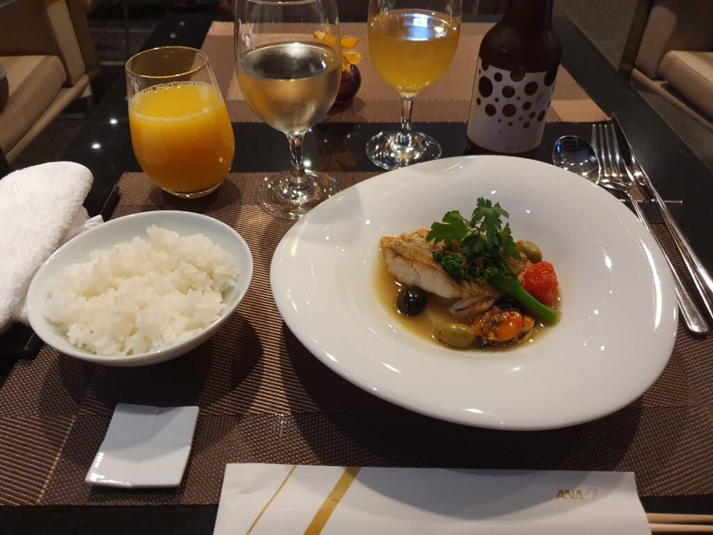 ANA SUITE Lounge Konogawa Sea Bream Mussels Acqua