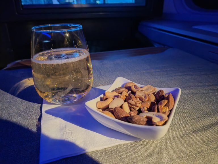 Delta vs American Airlines: Which Is Better in 2026? 4