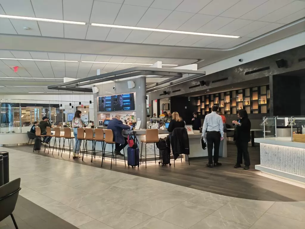 Admirals Club LaGuardia Bar Area