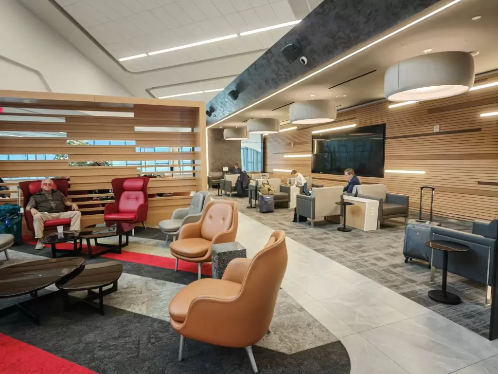 Admirals Club LaGuardia Central Seating (2)