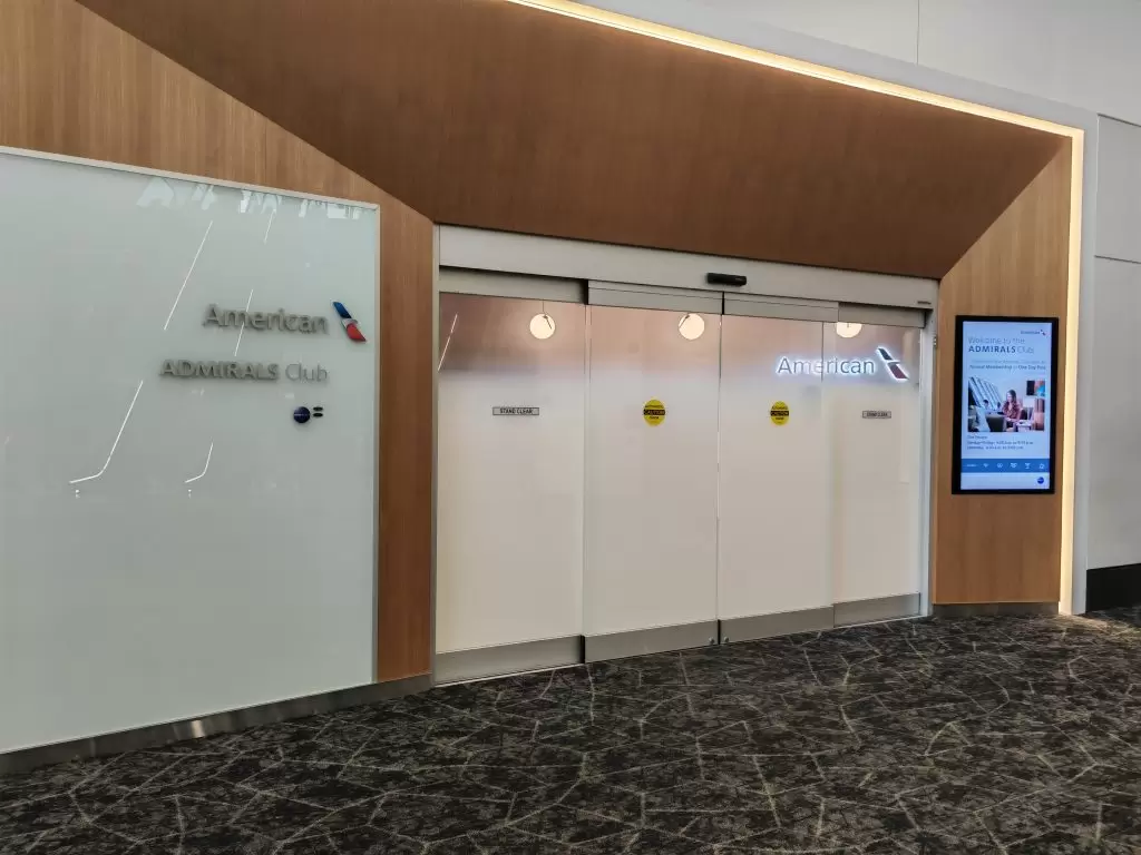 Admirals Club LaGuardia Entrance