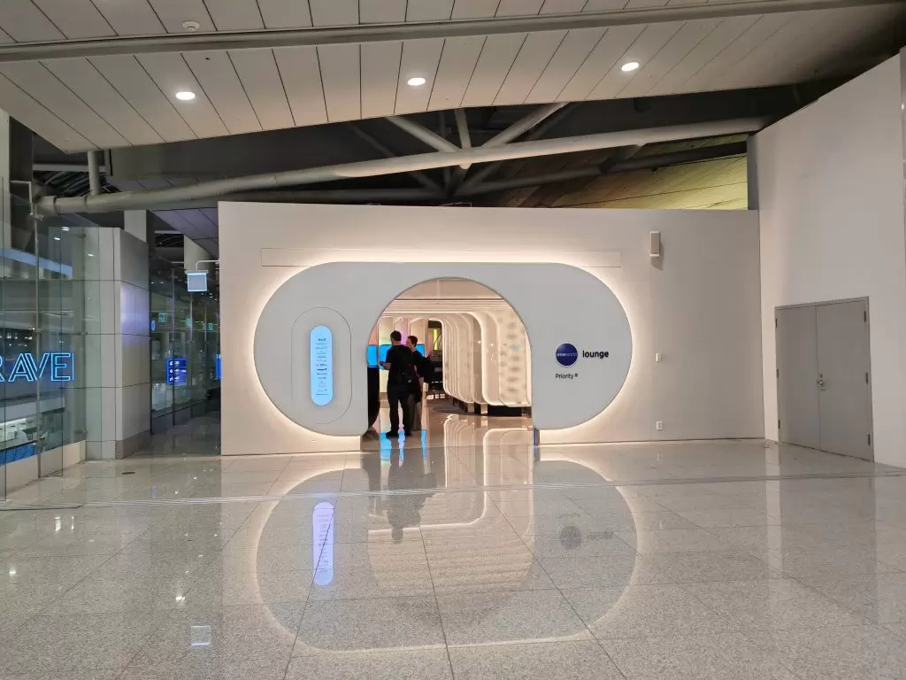 Brand new oneWorld Lounge ICN