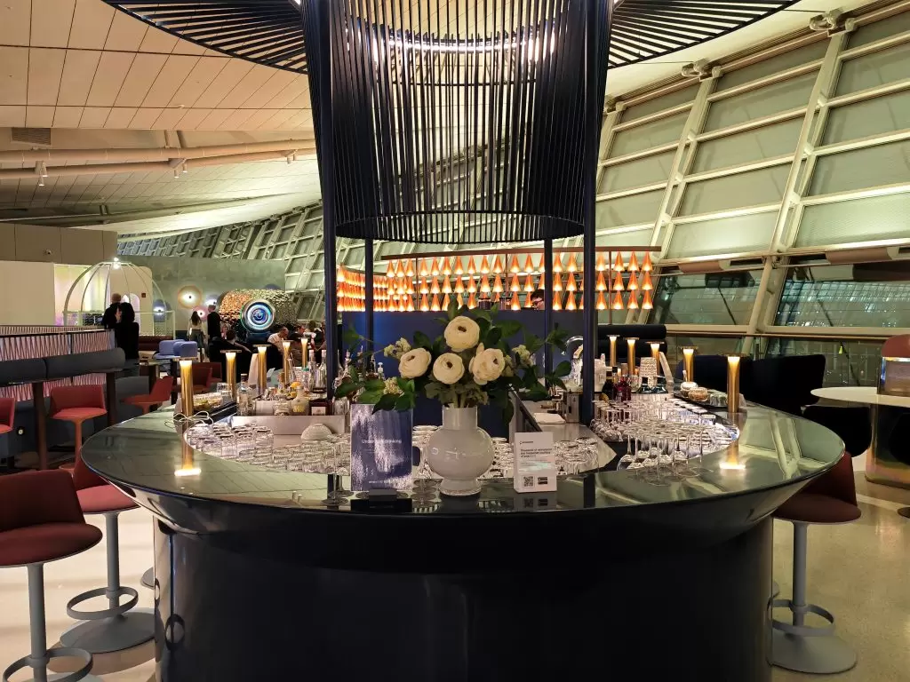 oneWorld Lounge ICN Bar Setup