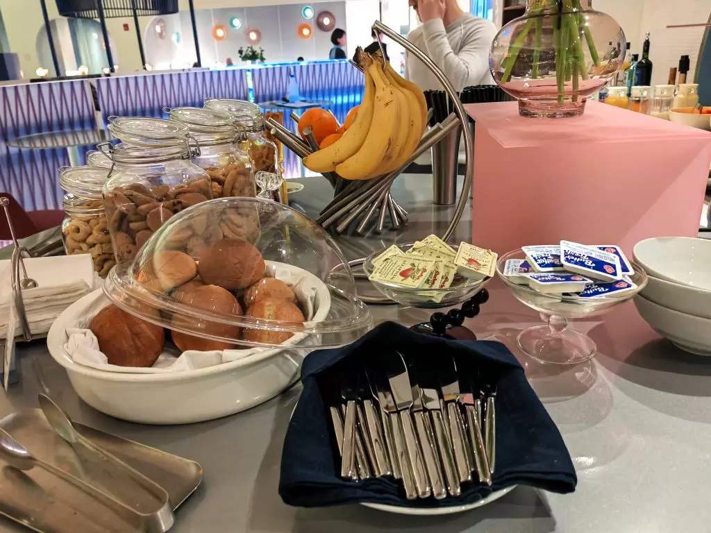 oneWorld Lounge ICN Snacks