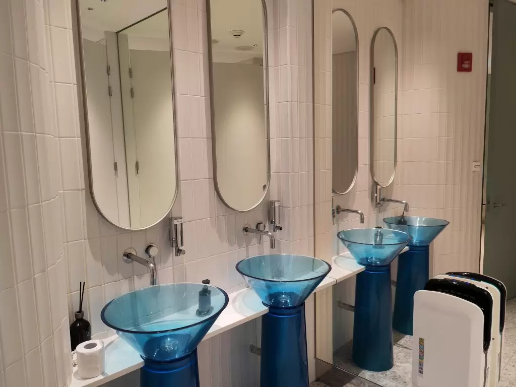 oneWorld Lounge ICN Washroom