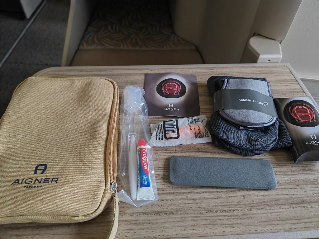 Asiana Airlines 777 Business Class Amenity Kit