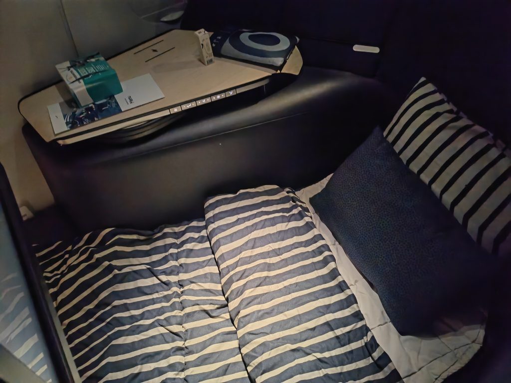 Finnair A350 Business Class Seoul Bedtime