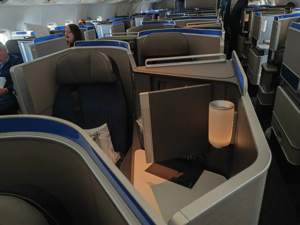 United Polaris Hi J 767 Middle Seats United Polaris Hi J 767 Middle Seats