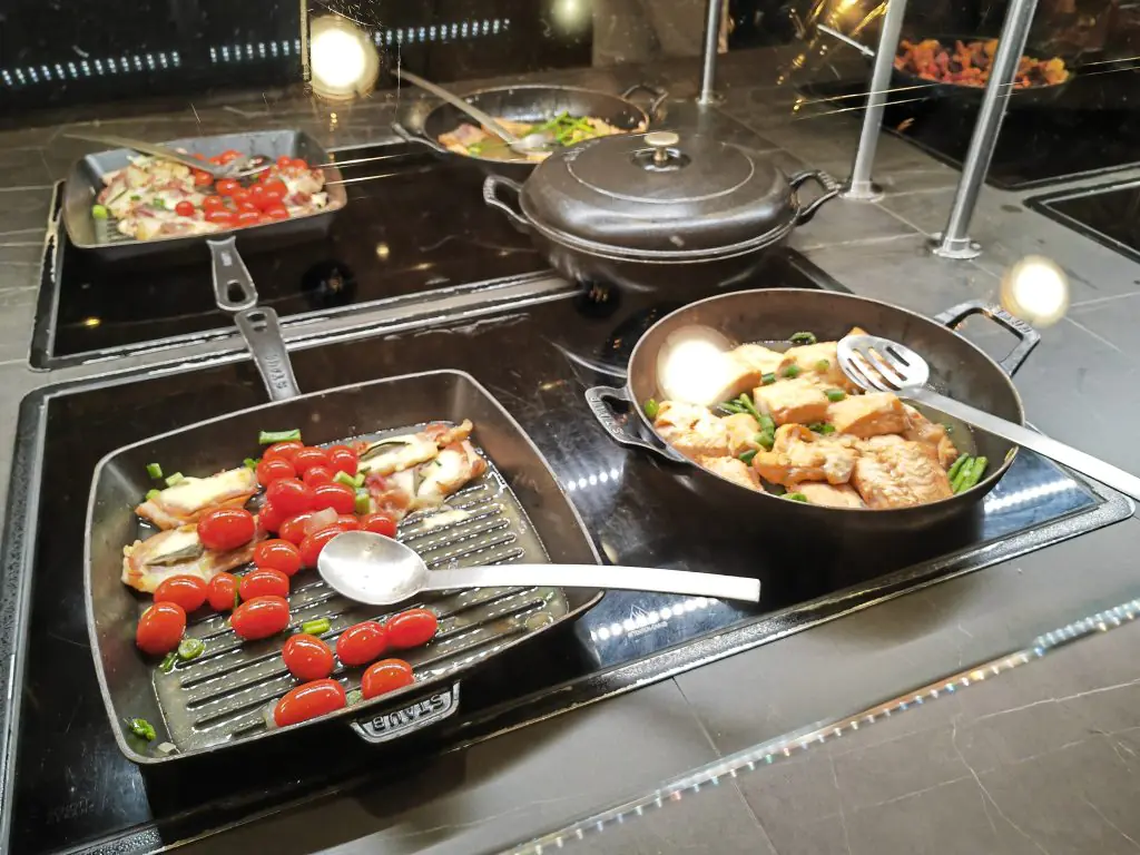 United Polaris Lounge Newark Buffet Hot Items United Polaris Lounge Newark Buffet Hot Items