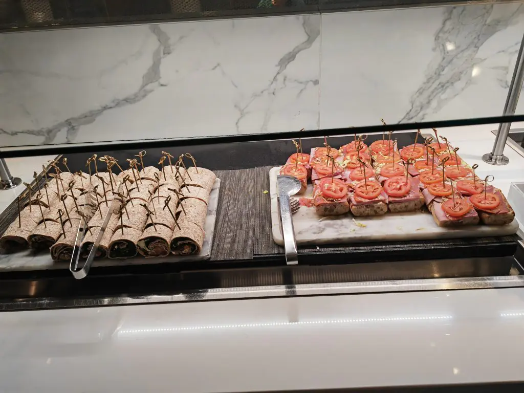 United Polaris Lounge Newark Buffet Light Bites United Polaris Lounge Newark Buffet Light Bites