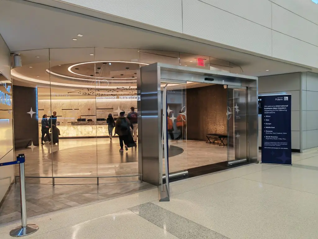 United Polaris Lounge Newark Entrance United Polaris Lounge Newark Entrance