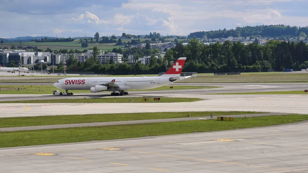 LX Senator Lounge Terrace Swiss A340 on Tarmac LX Senator Lounge Terrace Swiss A340 on Tarmac