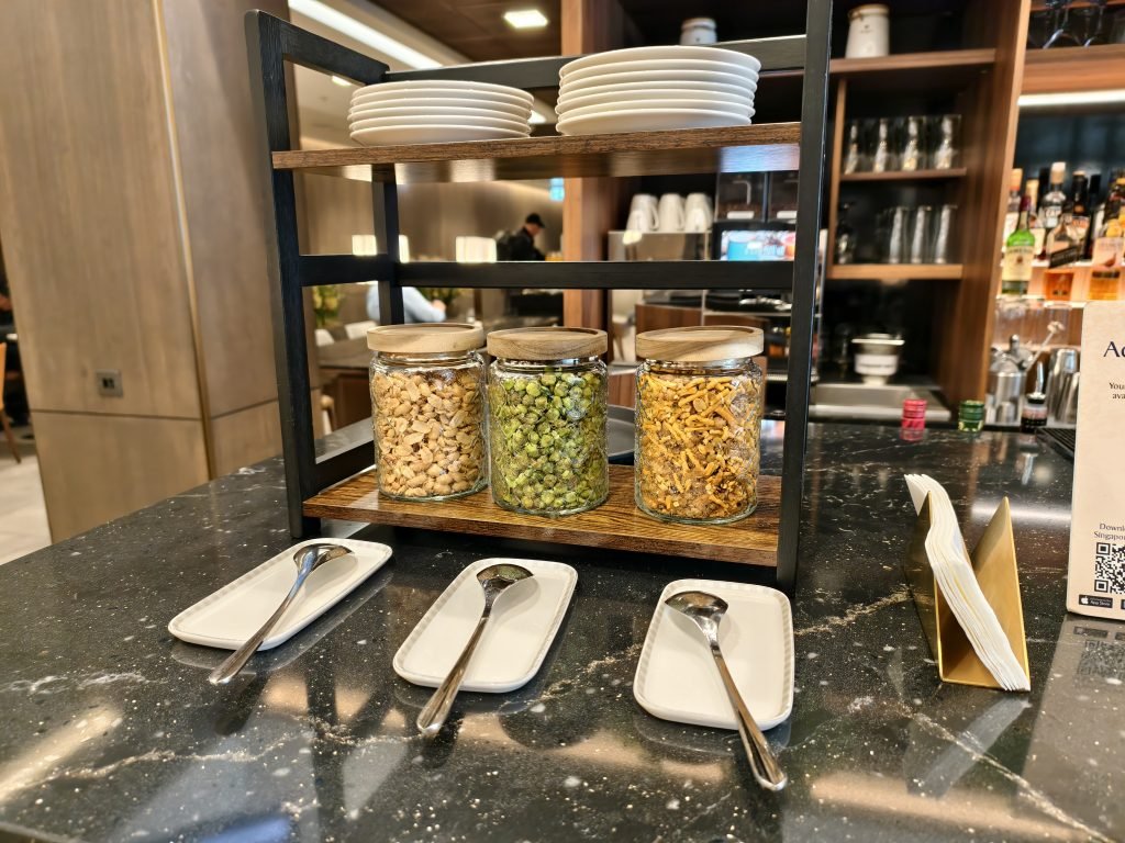 SilverKris Lounge Heathrow Bar Nibbles SilverKris Lounge Heathrow Bar Nibbles