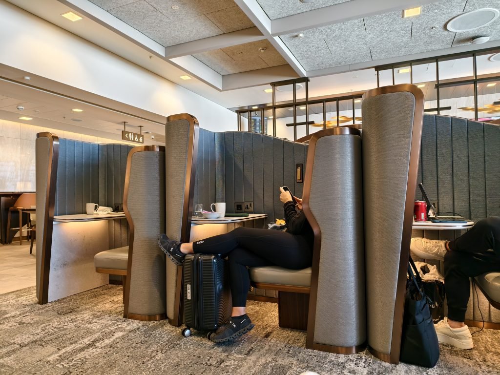 Singapore SilverKris Lounge. Seating Booths Singapore SilverKris Lounge. Seating Booths