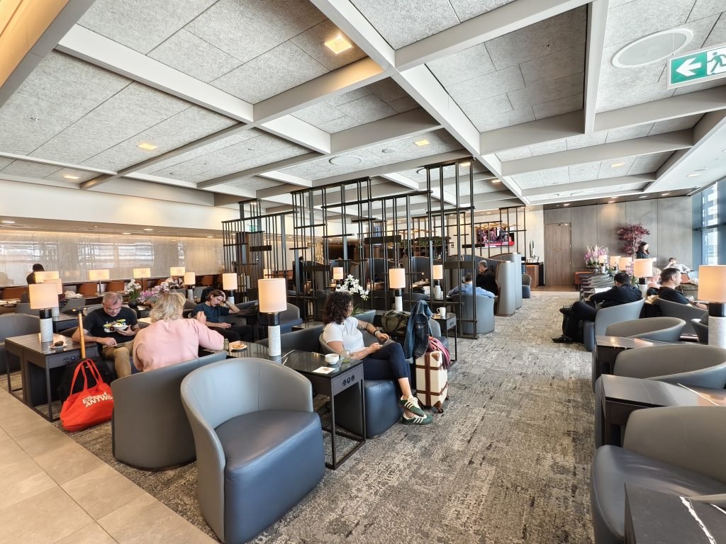 Singapore SilverKriss Lounge Main Area Singapore SilverKriss Lounge Main Area
