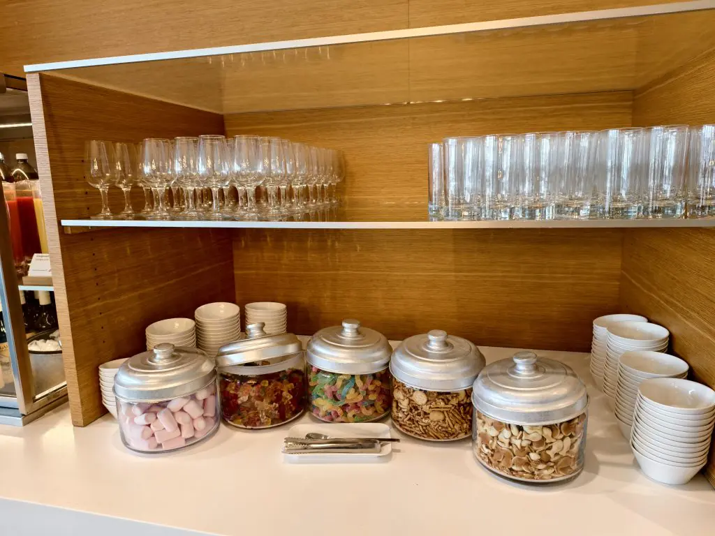 Swiss Senator Lounge Zurich Sweet Treats Swiss Senator Lounge Zurich Sweet Treats