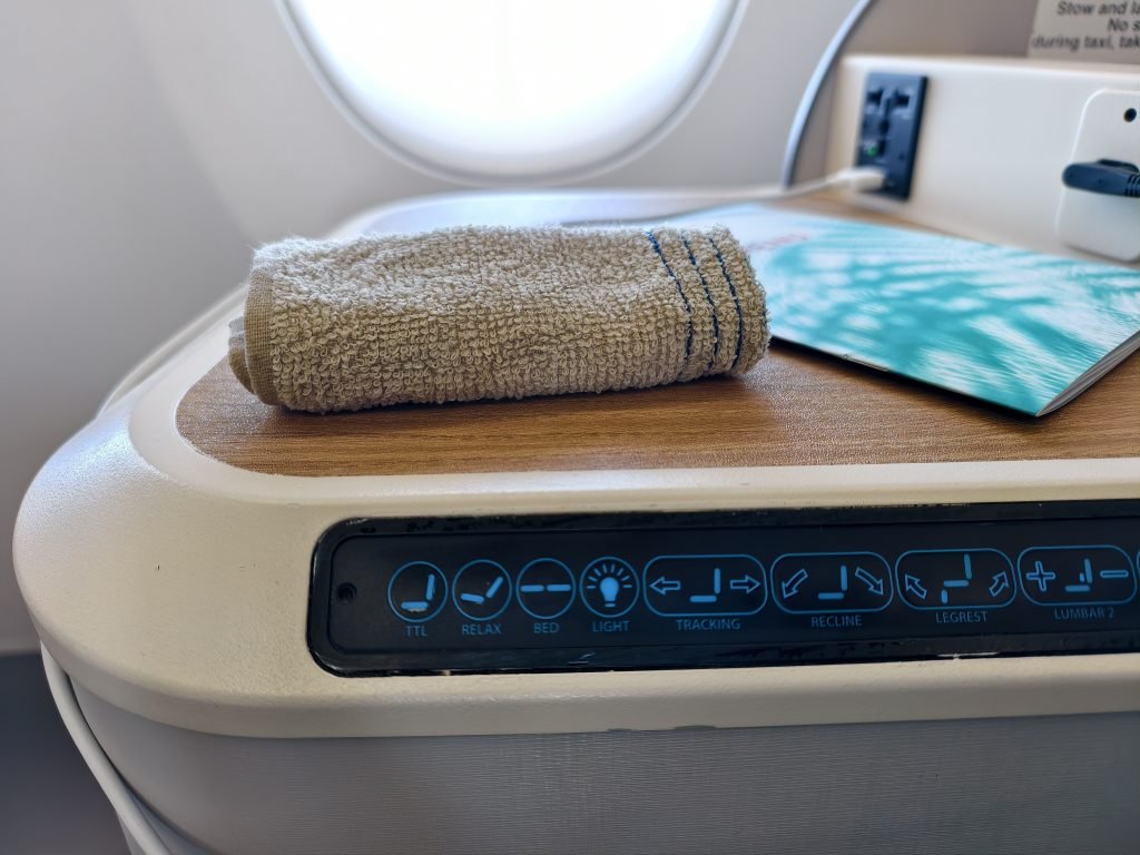 Air Mauritius A350 Business class Hot Towel Air Mauritius A350 Business class Hot Towel