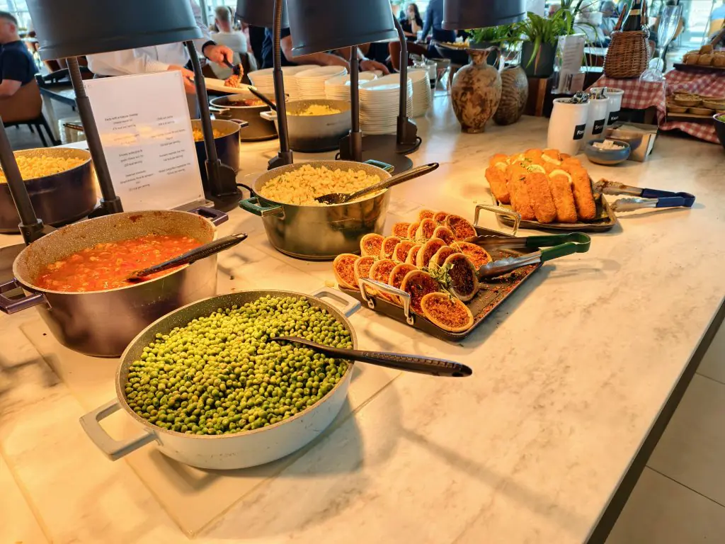 BA Club Lounge T5 North Lunch Buffet