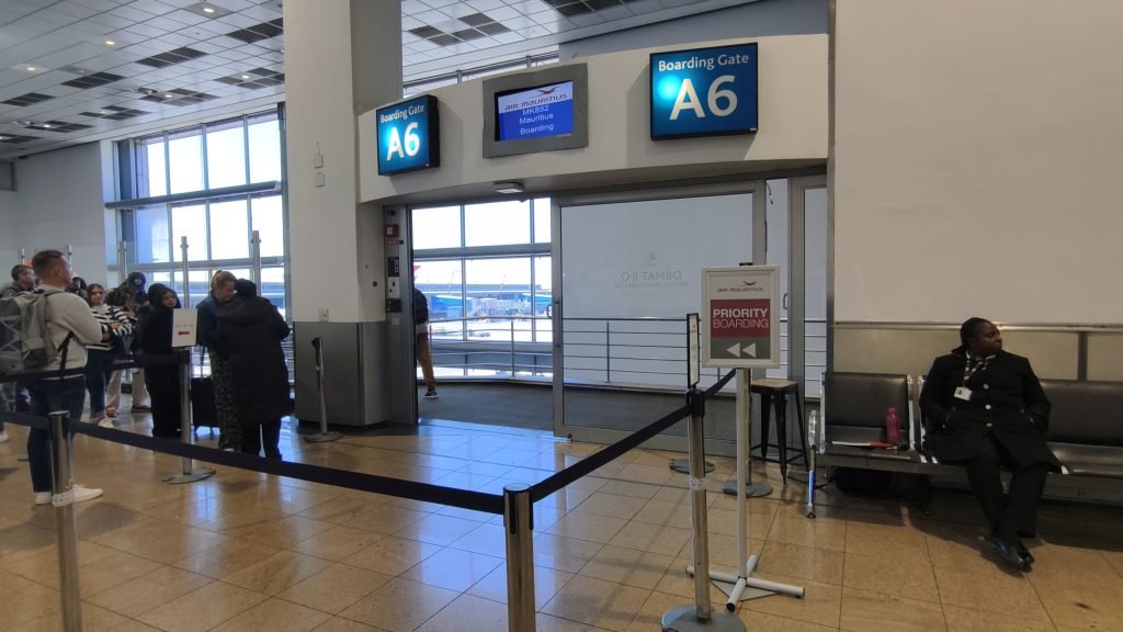 Boarding Air Mauritious to Port Louis Boarding Air Mauritious to Port Louis