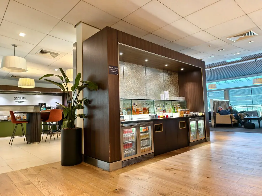 British Airways Club Lounge Heathrow T5B Refreshments British Airways Club Lounge Heathrow T5B Refreshments
