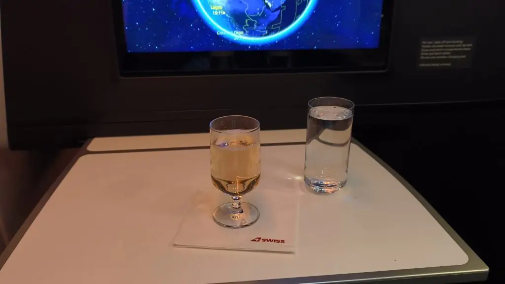 SWISS Senses Business Champagne