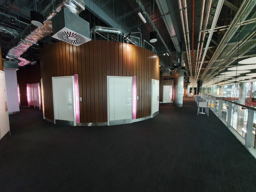 BA Arrival Lounge Heathrow Showers