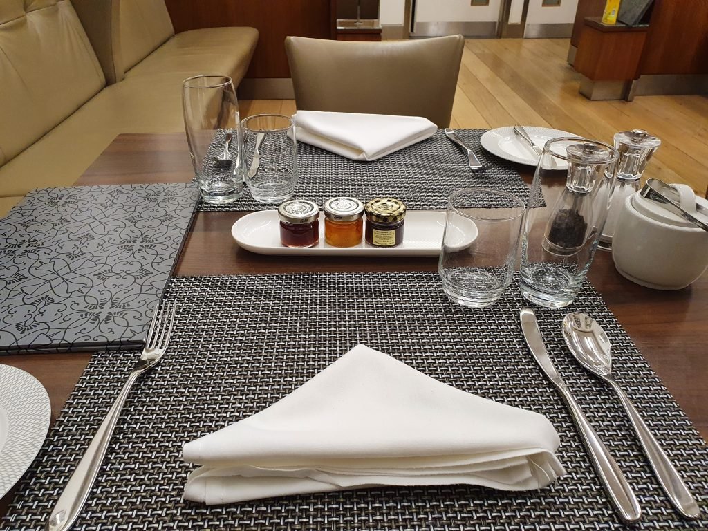 Concorde Breakfast Room Table Setting