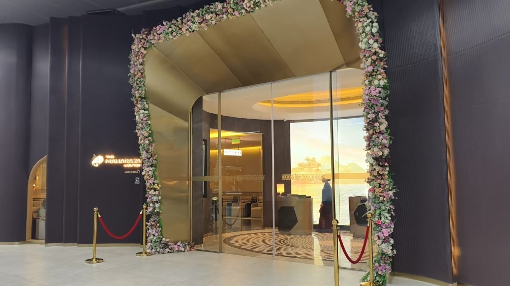 Majaraja Lounge Air India Delhi Entrance Majaraja Lounge Air India Delhi Entrance
