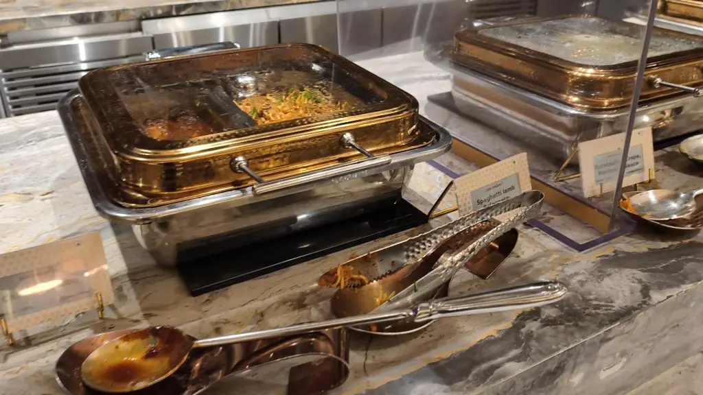 Majaraja Lounge Air India Hot Buffet 3 Majaraja Lounge Air India Hot Buffet 3
