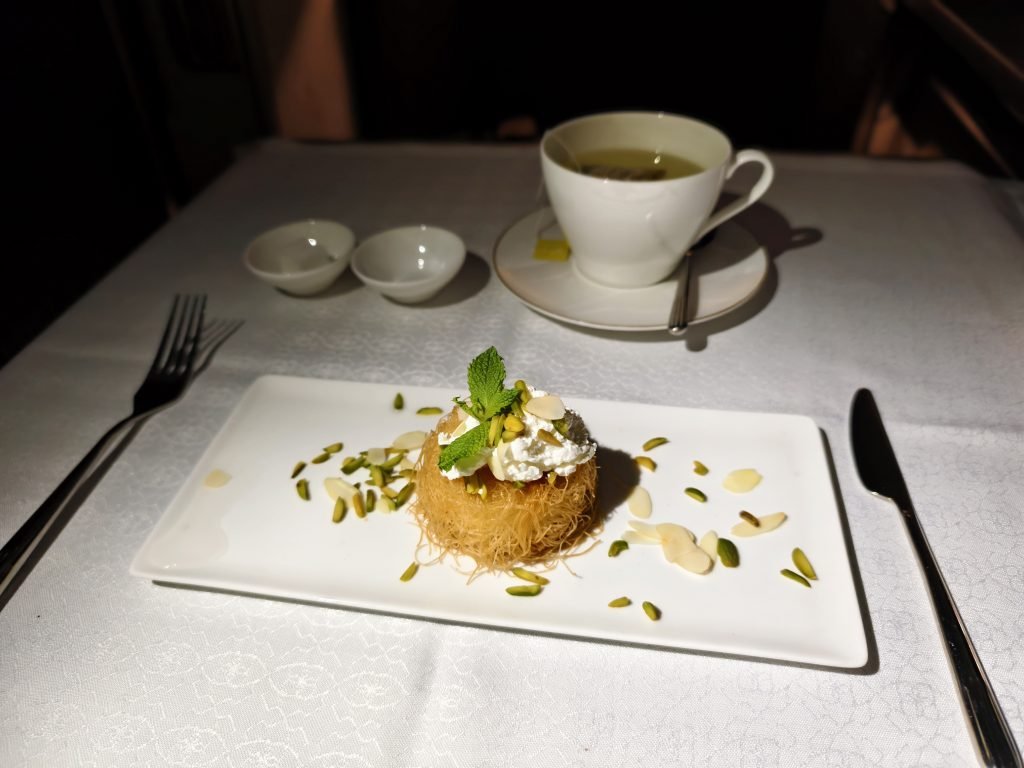 Oman Air Business Studio Dessert & Tea Oman Air Business Studio Dessert & Tea