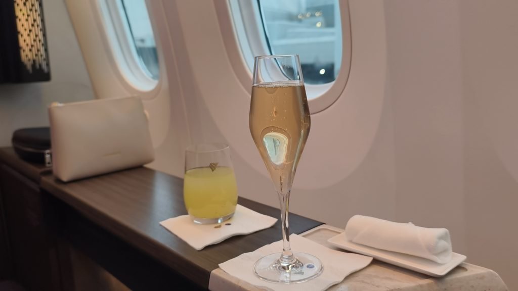 Oman Air Business Studio Heathrow Welcome Drinks Oman Air Business Studio Heathrow Welcome Drinks