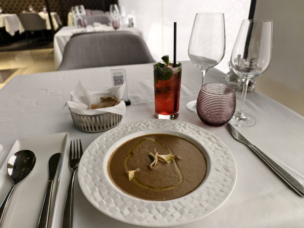 Qatar Premium Lounge Mushroom Soup Starter Qatar Premium Lounge Mushroom Soup Starter