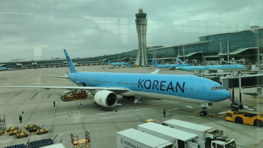 Korean Air 777 at ICN