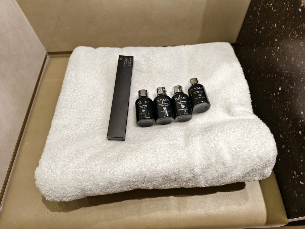 Shower Amenites Al Fursan Lounge Jeddah. Shower Amenites Al Fursan Lounge Jeddah.