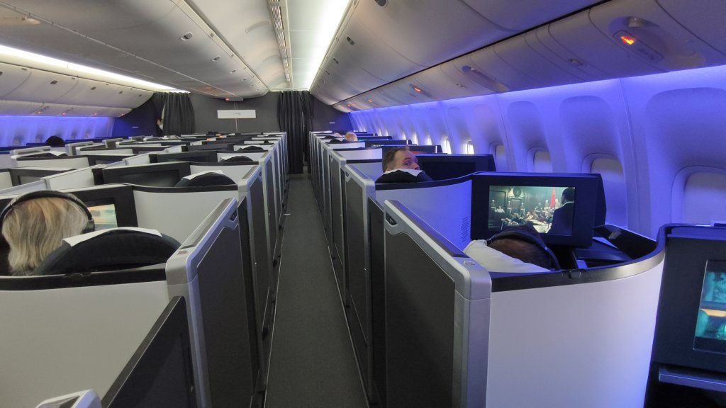 Review: British Airways Club Suites 777 to Boston 1 BA Club World Business Midflight Walk