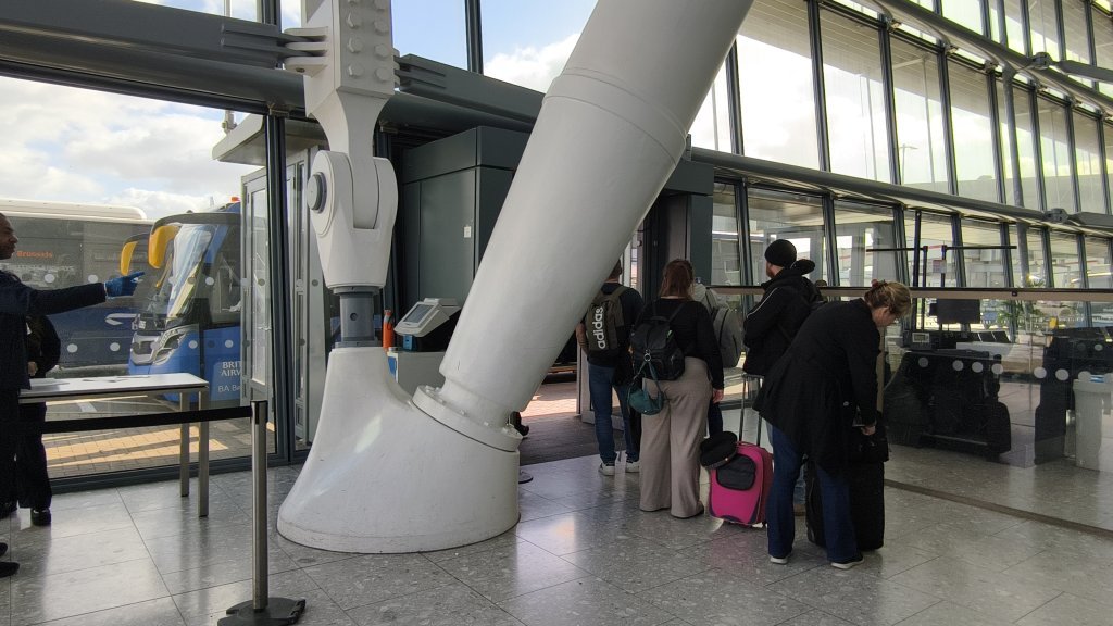 BA Club World Business Remote Gate Boarding T5 BA Club World Business Remote Gate Boarding T5